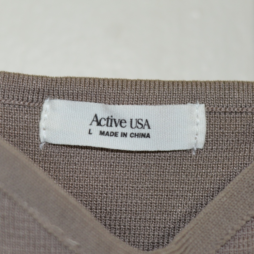 Basic Tank Top - Picture 8 of 8